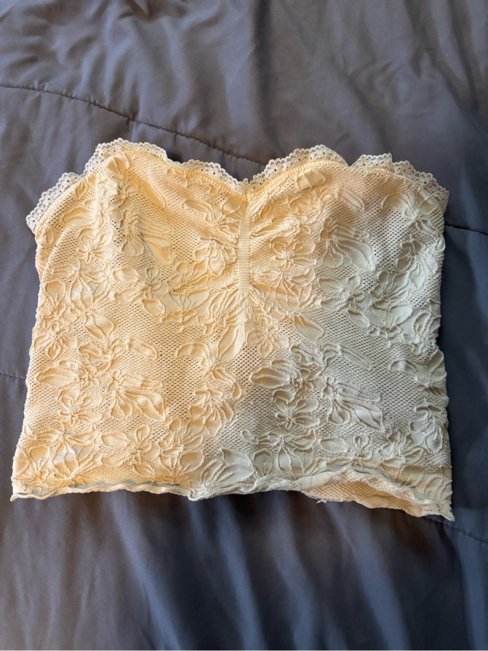 Tilly's Cream Lace Strapless Crop Top
